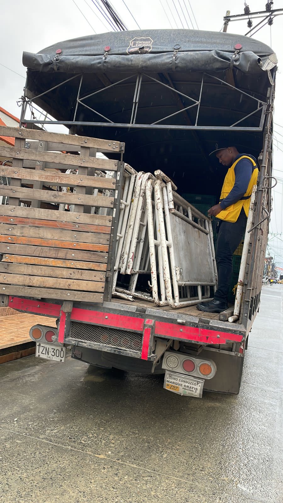 Transporte de vallas en camión